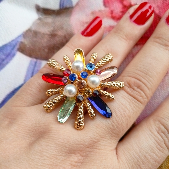 Rainbow Cocktail Daisy Ring - Picture 16 of 17